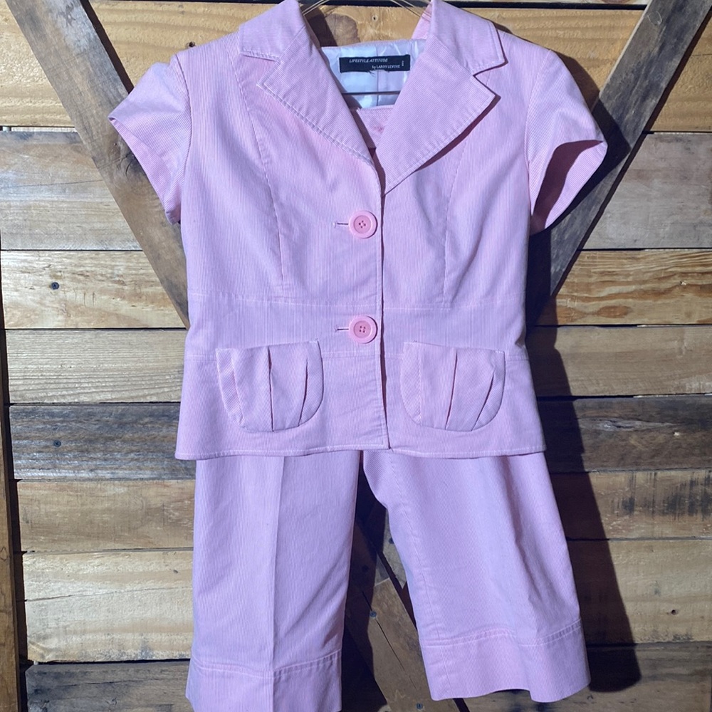 Larry Levine - Lifestyle Attitude Capris Pantsuit Size 6